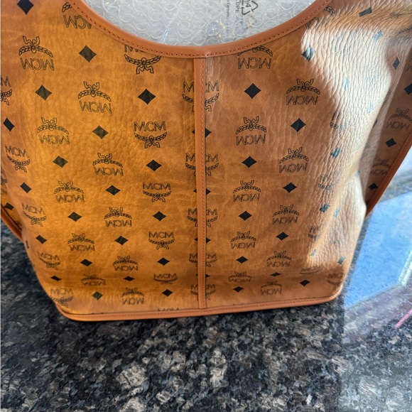 MCM XL Leni Shopper in Visetos Tote Bag, Purse. NWT Authentic $980 - Picture 7 of 16